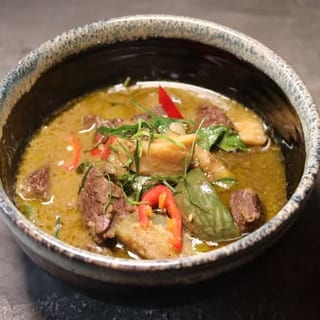Kaeng Kiew Nuea and Bek Kai Tod