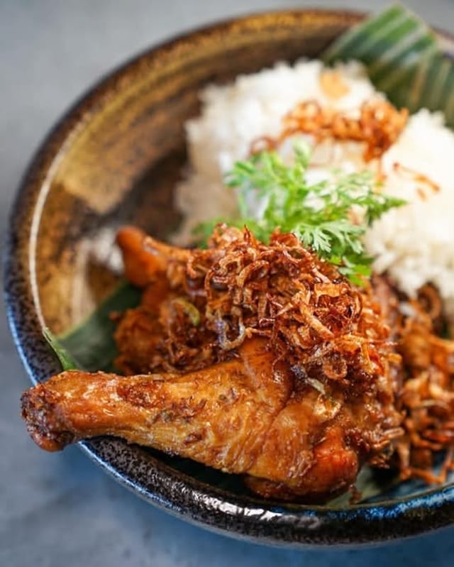 Had Yai Fried Chicken and House Salad.